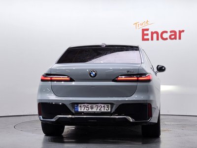 2023 BMW 7 SERIES photo 3