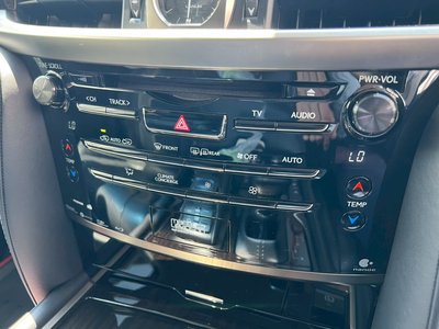 2017 Lexus LX 缩略图 30