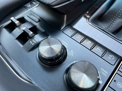 2017 Lexus LX 缩略图 32