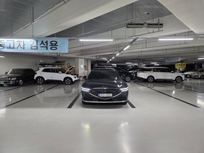 صورة 1 لـ 2022 Genesis G90