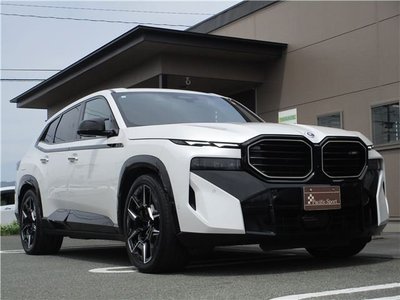 BMW XM - 9