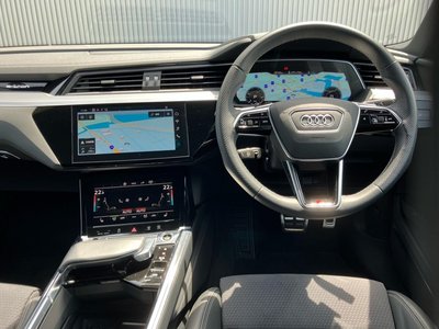 AUDI Q8 SPORTBACK E-TRON - 10