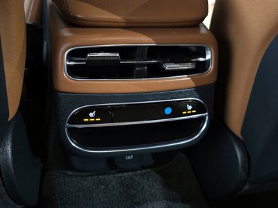 2021 Genesis GV70 — миниатюра 19