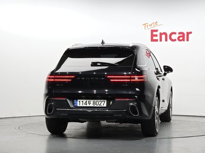 صورة 4 لـ 2021 Genesis GV70