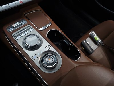 صورة 9 لـ 2021 Genesis GV70