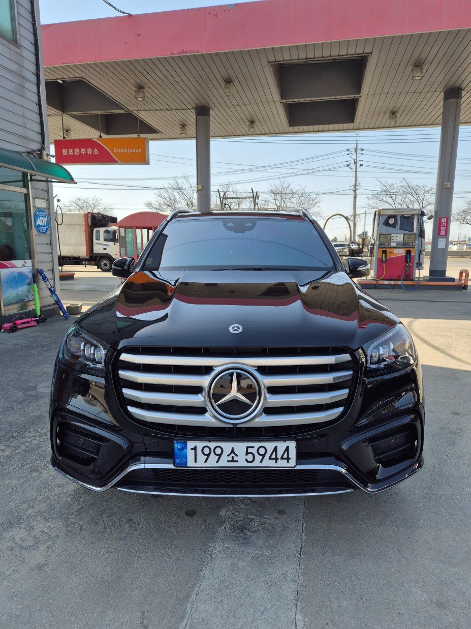 MERCEDES-BENZ GLS - View 1