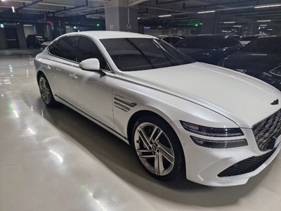 GENESIS G80 (RG3) - 2