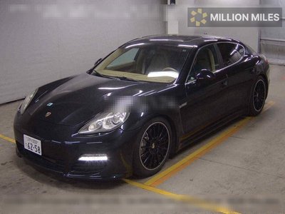 PORSCHE PANAMERA - 4