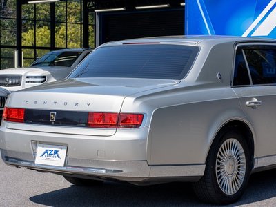 TOYOTA CENTURY - 9