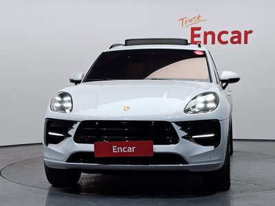 PORSCHE MACAN - 2