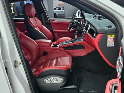 PORSCHE MACAN - 10