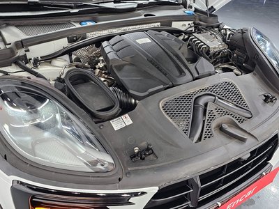 PORSCHE MACAN - 7