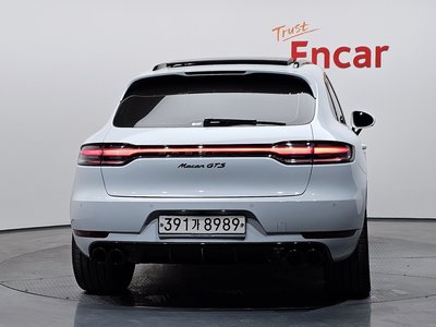 PORSCHE MACAN - 3
