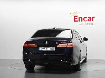 صورة 4 لـ 2025 BMW 5 SERIES