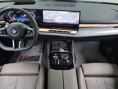 صورة 5 لـ 2025 BMW 5 SERIES