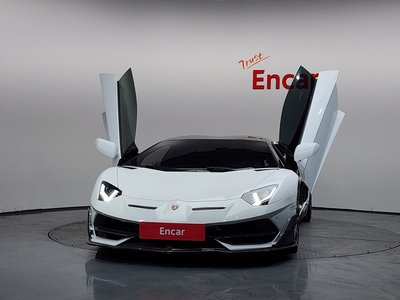 LAMBORGHINI AVENTADOR - 2