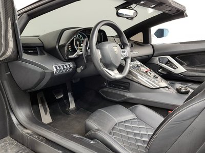 LAMBORGHINI AVENTADOR - 10