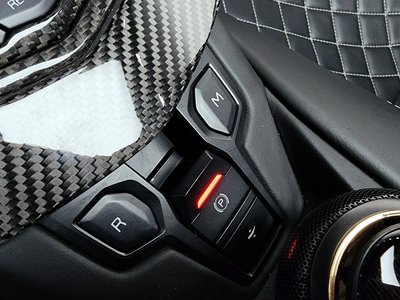 LAMBORGHINI AVENTADOR - 9