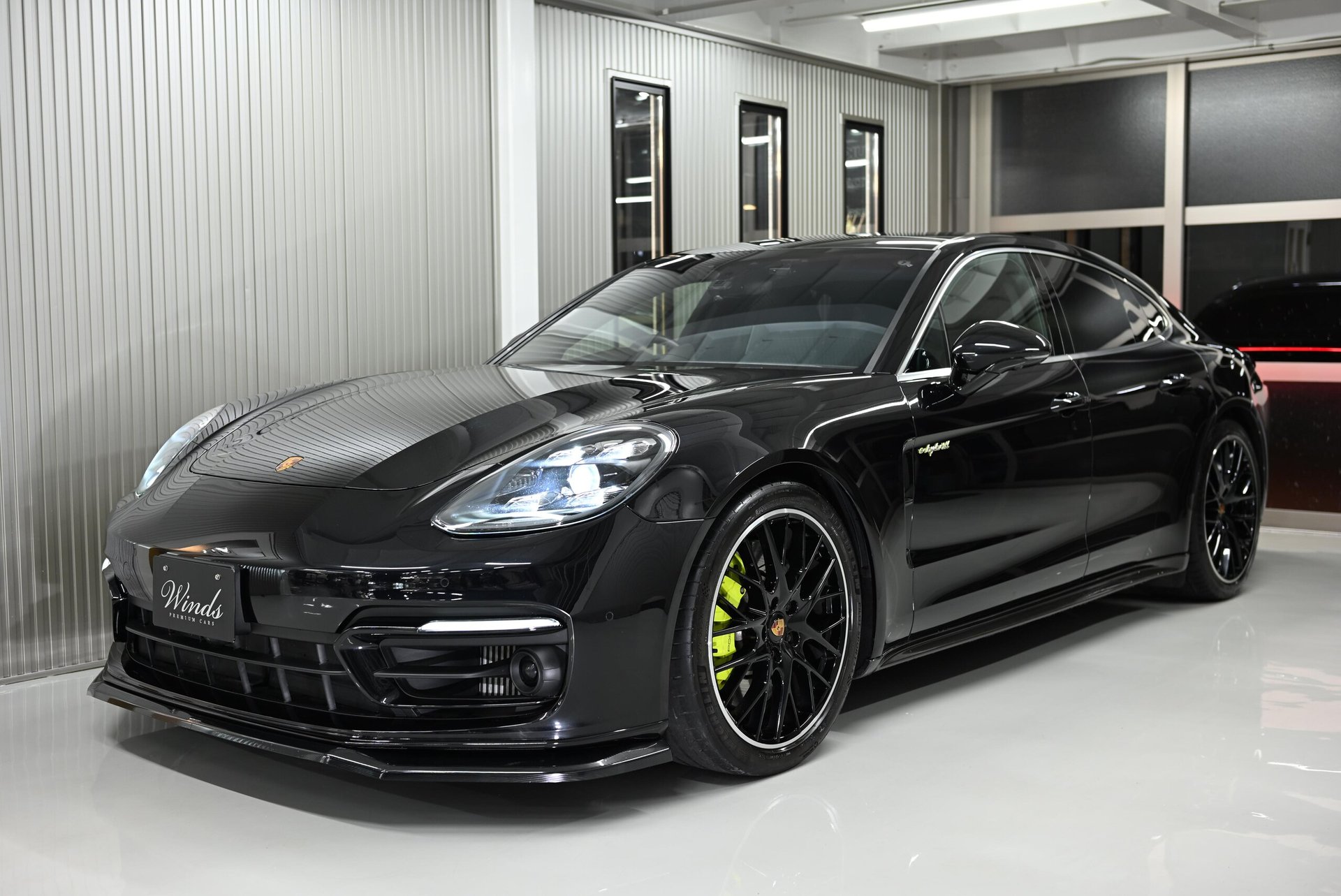 PORSCHE PANAMERA - View 1