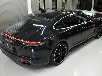 PORSCHE PANAMERA - 4