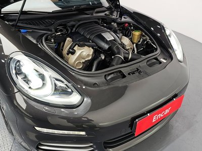 PORSCHE PANAMERA - 7