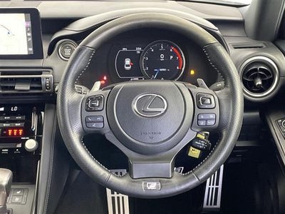 صورة مصغرة 17 لـ 2021 Lexus IS