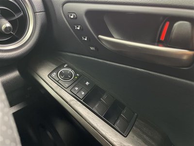 صورة مصغرة 25 لـ 2021 Lexus IS