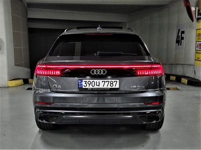 AUDI Q8 - 3