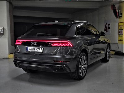 AUDI Q8 - 5