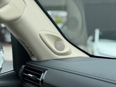 TOYOTA LAND CRUISER 300 - 10