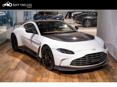 ASTON MARTIN VANTAGE - 1