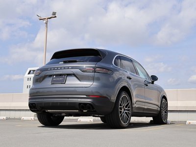 PORSCHE CAYENNE - 9