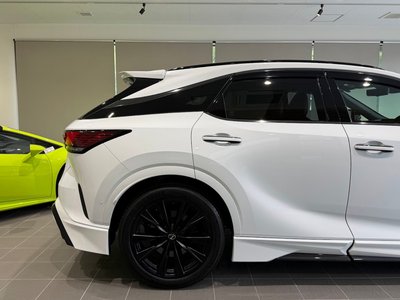 صورة مصغرة 63 لـ 2023 Lexus RX