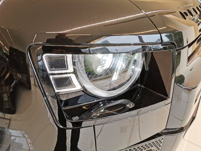 LAND ROVER DEFENDER - 8