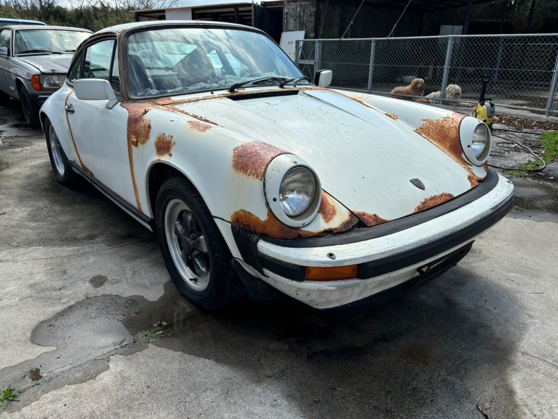 PORSCHE 911 - View 1