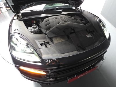 PORSCHE CAYENNE - 7