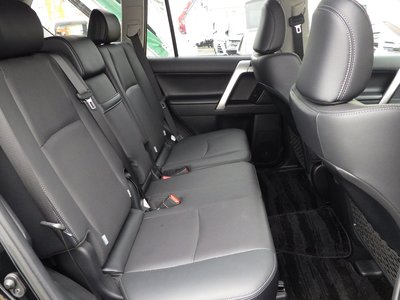 TOYOTA LAND CRUISER PRADO - 8