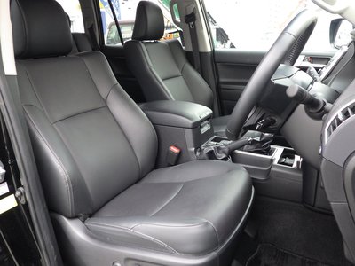 TOYOTA LAND CRUISER PRADO - 7