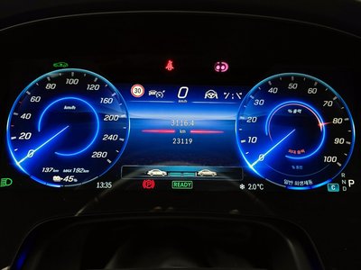 MERCEDES-BENZ EQE - 8