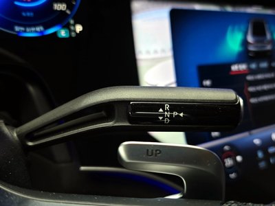 MERCEDES-BENZ EQE - 9