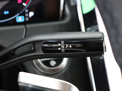 MERCEDES-BENZ E-CLASS - 8