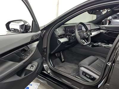 2024 BMW 5 SERIES — фото 10