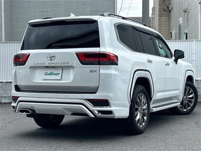 TOYOTA LAND CRUISER 300 - 7