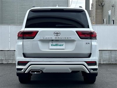 TOYOTA LAND CRUISER 300 - 8