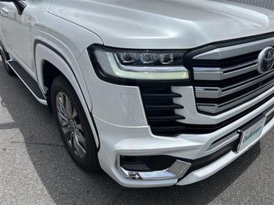 TOYOTA LAND CRUISER 300 - 10