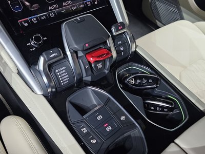 2023 Lamborghini URUS — фото 9