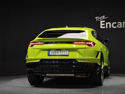 2023 Lamborghini URUS — фото 4