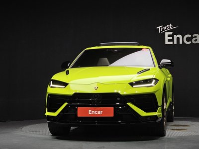 2023 Lamborghini URUS — фото 2
