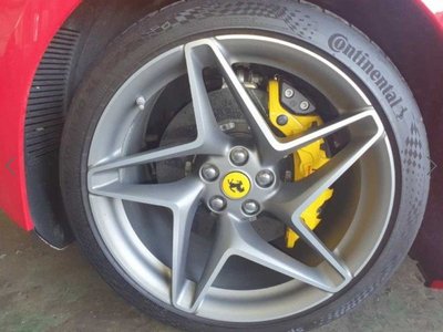 FERRARI F8 - 6