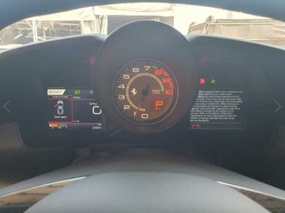 FERRARI F8 - 8